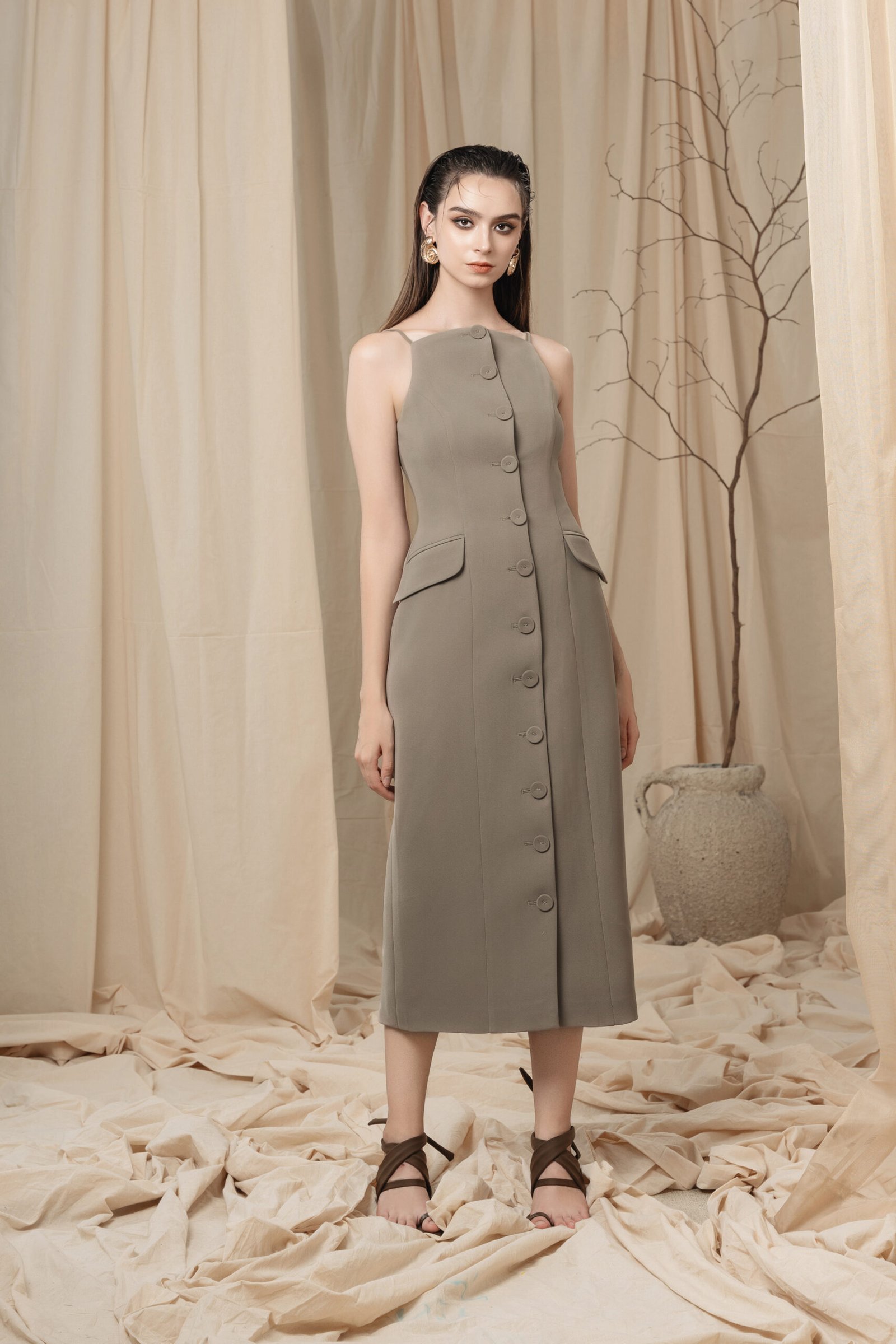 TAILORED DRESS BROWN